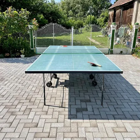 Gyoere Vendeghaz Galambok