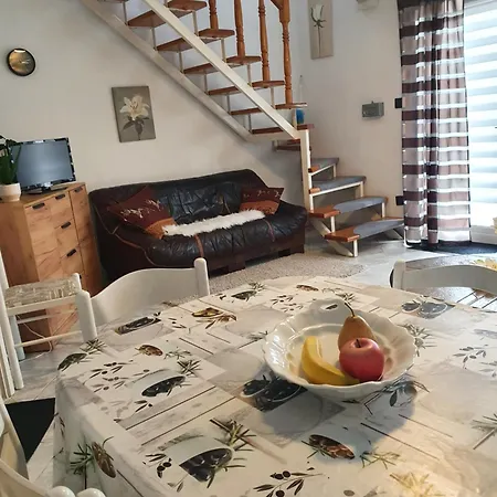 Gyoere Vendeghaz Galambok