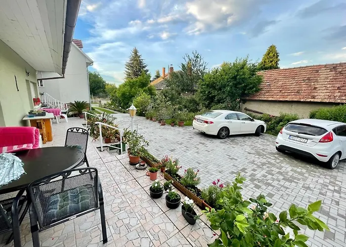 Gyoere Vendeghaz Appartement Galambok